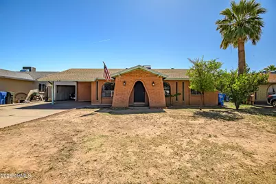 6433 W Catalina Drive, Phoenix, AZ 85033 - Photo 1