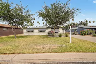 4237 N 34th Pl, Phoenix, AZ 85018 - Photo 1