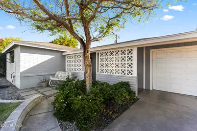 7013 N 11th Way, Phoenix, AZ 85020 - Photo 1