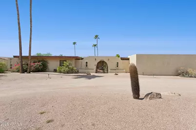 5820 N 37th Street, Paradise Valley, AZ 85253 - Photo 1