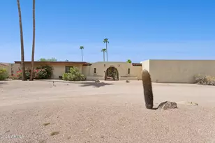 5820 N 37th St, Paradise Valley, AZ 85253 - Photo 1