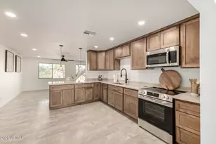 8226 W Meadowbrook Ave, Phoenix, AZ 85033 - Photo 1