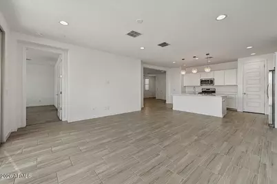 1642 W Monte Way, Phoenix, AZ 85041 - Photo 1
