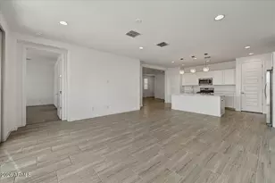 1642 W Monte Way, Phoenix, AZ 85041 - Photo 1