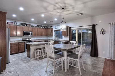 12120 W Leather Lane W, Peoria, AZ 85383 - Photo 11