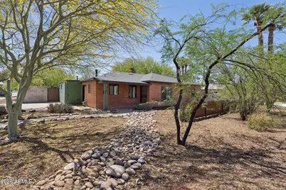 2245 E Osborn Road, Phoenix, AZ 85016 - Photo 1
