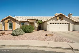 4102 E Siesta Ln, Phoenix, AZ 85050 - Photo 1