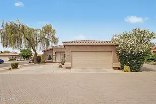 2562 E Riviera Dr, Chandler, AZ 85249 - Photo 1