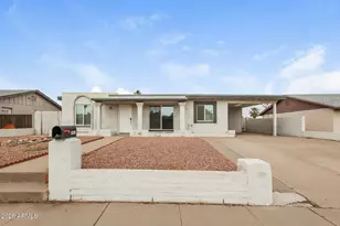6402 S 44th St, Phoenix, AZ 85042 - Photo 1
