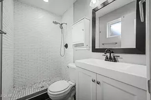 10537 W Lawrence Ln, Peoria, AZ 85345 - Photo 19
