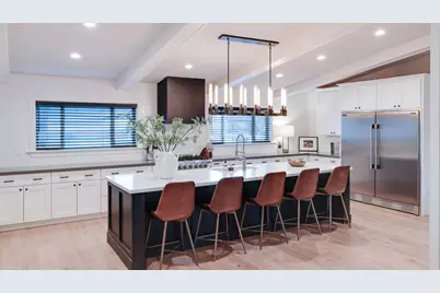 243 W Harmont Drive, Phoenix, AZ 85021 - Photo 1