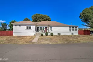 5649 S Miami Gardens Dr, Miami, AZ 85539 - Photo 1