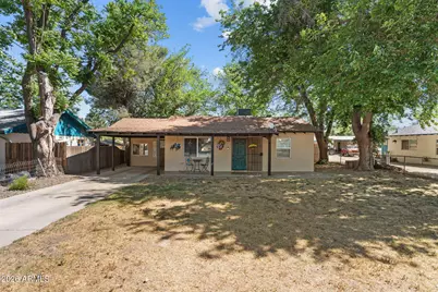 221 E Cavaness Avenue, Wickenburg, AZ 85390 - Photo 1