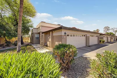 3221 N 37th Street #Unit 10, Phoenix, AZ 85018 - Photo 1