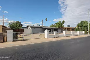 7616 W Mitchell Dr, Phoenix, AZ 85033 - Photo 1