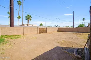 2621 N 47th Dr, Phoenix, AZ 85035 - Photo 31