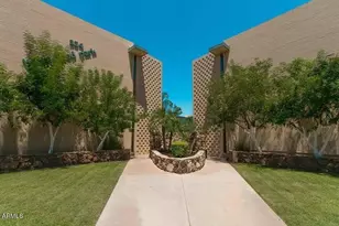 334 W Medlock Dr, Phoenix, AZ 85013 - Photo 1