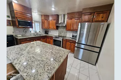 3642 N 59 Lane, Phoenix, AZ 85033 - Photo 3