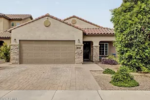 614 W Kerry Ln, Phoenix, AZ 85027 - Photo 1