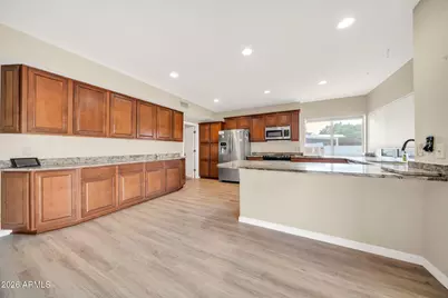 12350 N 71st Drive, Peoria, AZ 85381 - Photo 11