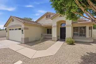 2204 S Quartz Ct, Gilbert, AZ 85295 - Photo 1