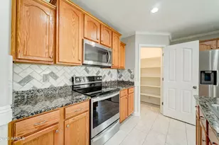 928 W Desert Hills Dr, San Tan Valley, AZ 85143 - Photo 13