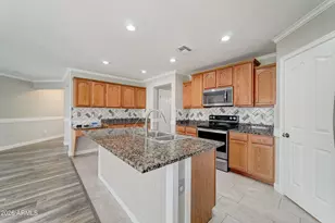928 W Desert Hills Dr, San Tan Valley, AZ 85143 - Photo 11