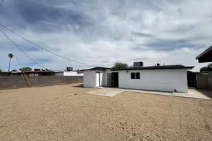 7732 W Mitchell Dr, Phoenix, AZ 85033 - Photo 17