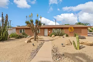 3332 E Medlock Dr, Phoenix, AZ 85018 - Photo 1