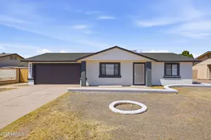 8952 W Royal Palm Rd, Peoria, AZ 85345 - Photo 1
