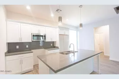 1850 N 51st #4, Phoenix, AZ 85008 - Photo 1