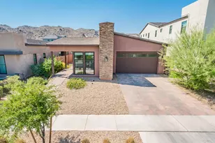 923 E Paseo Way, Phoenix, AZ 85042 - Photo 1