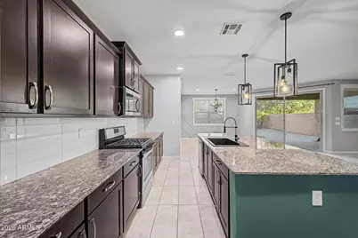 1041 W Glen Canyon Drive, San Tan Valley, AZ 85140 - Photo 1