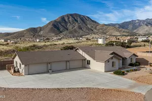 10122 S Vaquero Ln, Hereford, AZ 85615 - Photo 1