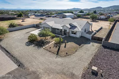 825 E Perdido Way, Phoenix, AZ 85086 - Photo 1