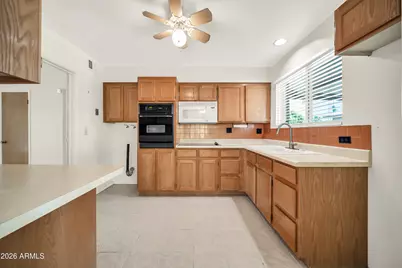 11007 N 109th Avenue, Sun City, AZ 85351 - Photo 15