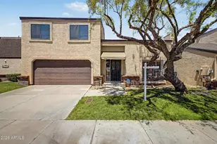 2518 E Shaw Butte Dr, Phoenix, AZ 85028 - Photo 1