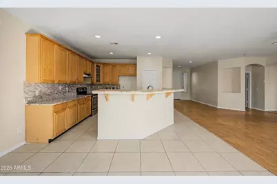 10910 W Davis Lane, Avondale, AZ 85323 - Photo 11