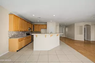 10910 W Davis Ln, Avondale, AZ 85323 - Photo 11
