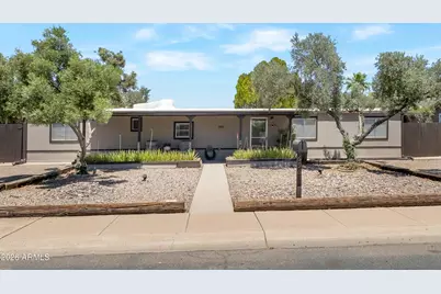 696 W Manor Street, Chandler, AZ 85225 - Photo 1
