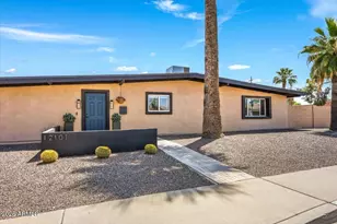 12101 N 36th St, Phoenix, AZ 85028 - Photo 1