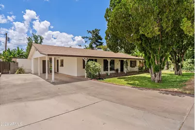 3827 E Weldon Avenue, Phoenix, AZ 85018 - Photo 1