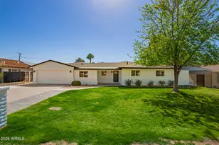 829 E Desert Park Ln, Phoenix, AZ 85020 - Photo 1