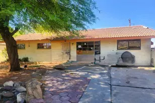 718 E Carter Road E, Phoenix, AZ 85042 - Photo 1