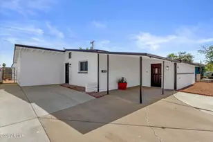 7824 W Mitchell Dr, Phoenix, AZ 85033 - Photo 1