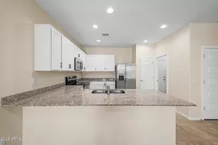 12102 E Wallflower Ln, Florence, AZ 85132 - Photo 11