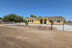 6824 W Illini St, Phoenix, AZ 85043 - Photo 1