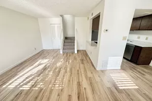 8029 N 32nd Ln, Phoenix, AZ 85051 - Photo 1