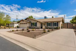 537 E Laguna Dr, Tempe, AZ 85282 - Photo 1