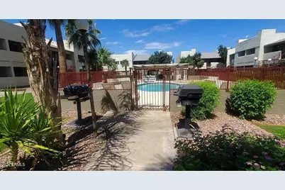 3301 E Earll Drive #119, Phoenix, AZ 85018 - Photo 1